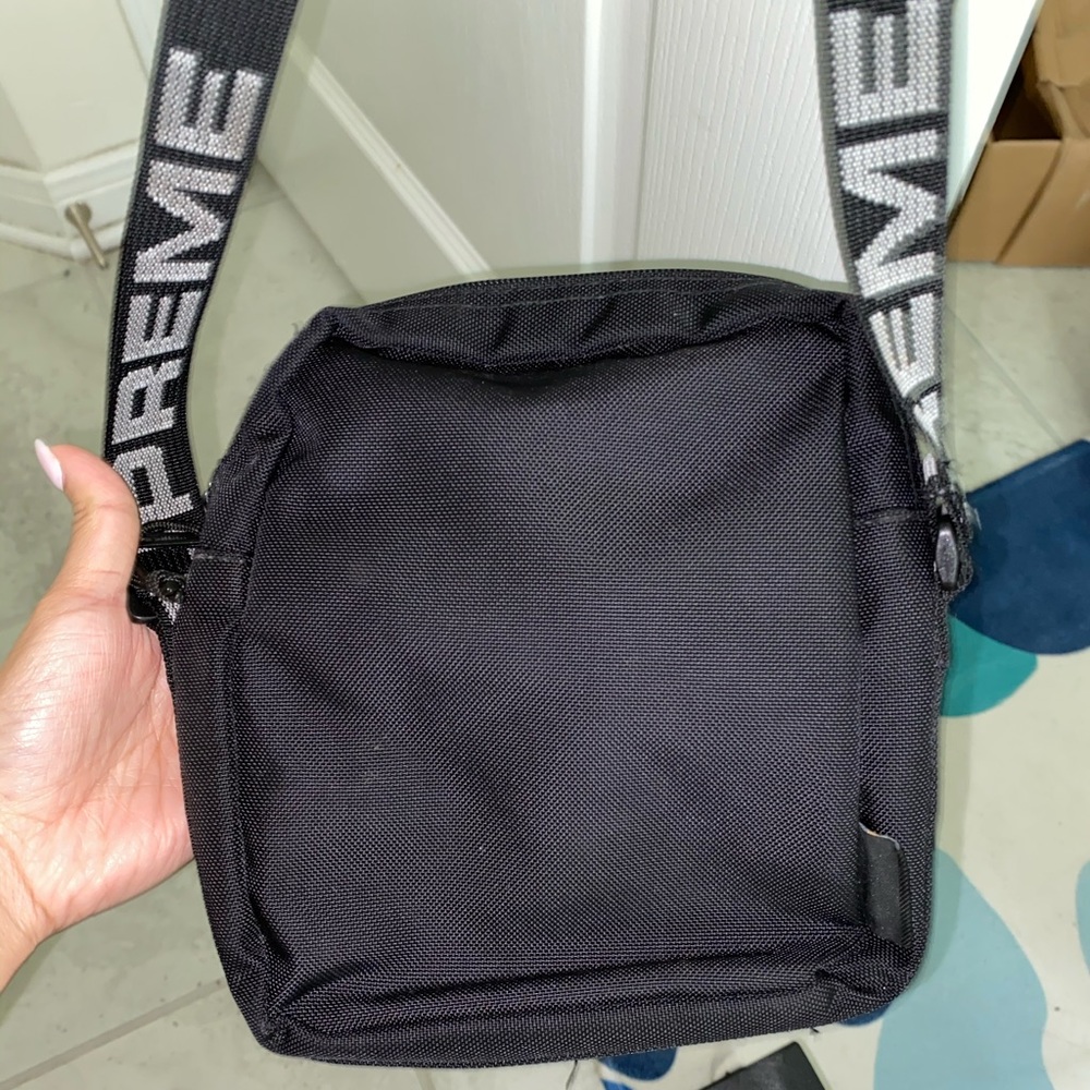 Supreme Shoulder Bag (SS18) - Picture 3 of 5
